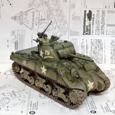 35190 1/35 美国 M4 谢尔曼 中型坦克 初期型