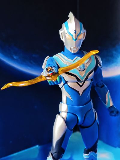 S.H.Figuarts 泰迦奥特曼 风马奥特曼