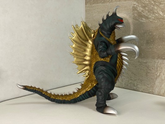 东宝30厘米系列 盖刚