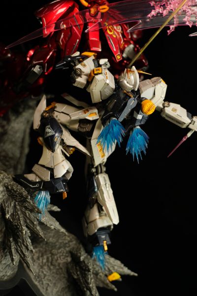 BNFIGURE DX 高达系列第二作 Nu高达大战沙扎比