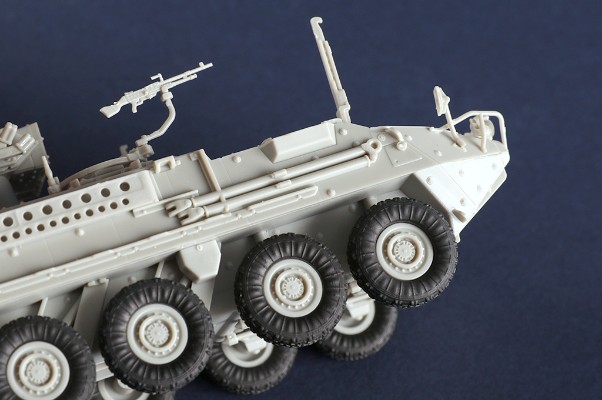 编号:07425 1/72 装甲车辆系列 美军M1134斯崔克反坦克导弹车