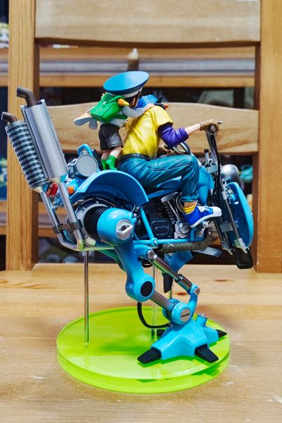 DESKTOP REAL McCOY EX 龙珠Z 孙悟空 与 悟饭 与 双足步行机器人
