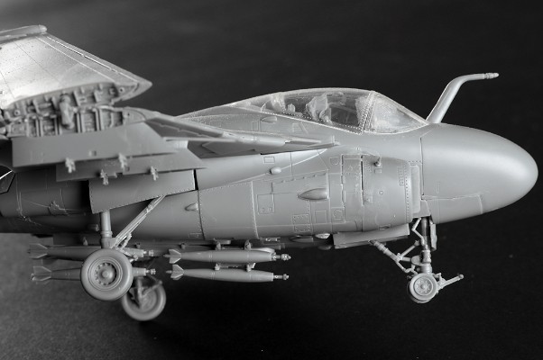 编号：01641 1/72 军用飞机系列 美国A-6E