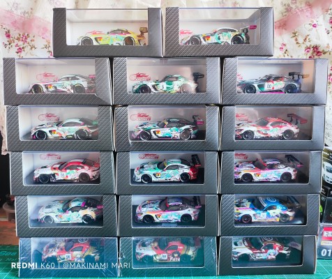 1/64 初音未来GT企划 Good Smile 初音未来 AMG 2017 SUPER GT ver.