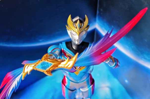 S.H.Figuarts 德凯奥特曼 奇迹型