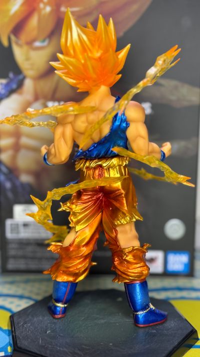 FiguartsZERO 龙珠Z 孙悟空 超级赛亚人（东京限定贩卖版）【TAMASHII NATIONS TOKYO 限定贩卖品】