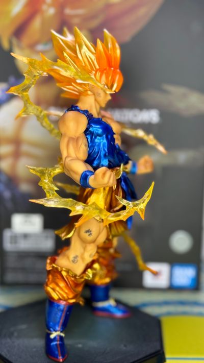 FiguartsZERO 龙珠Z 孙悟空 超级赛亚人（东京限定贩卖版）【TAMASHII NATIONS TOKYO 限定贩卖品】