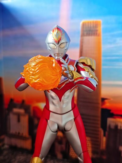 S.H.Figuarts 德凯奥特曼 奇迹型