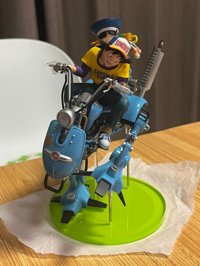 DESKTOP REAL McCOY EX 龙珠Z 孙悟空 与 悟饭 与 双足步行机器人