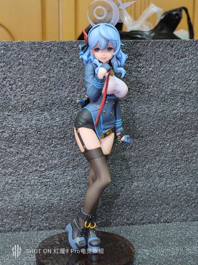 蔚蓝档案 天雨亚子