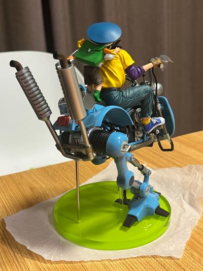 DESKTOP REAL McCOY EX 龙珠Z 孙悟空 与 悟饭 与 双足步行机器人