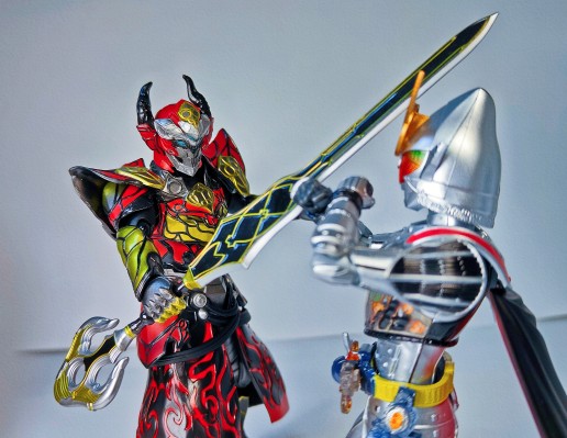 S.H.Figuarts  假面骑士铠武 假面骑士铠武 极武装