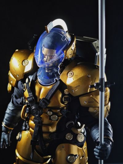 小岛工作室虚拟形象 金色Ludens