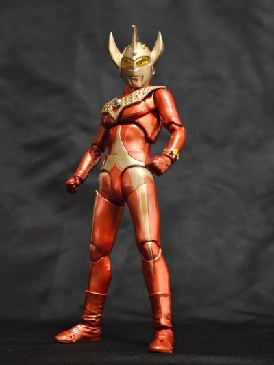 S.H.Figuarts 泰迦奥特曼 泰迦奥特曼 三重斯特利姆形态