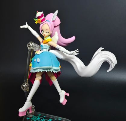 S.H.Figuarts キラキラ☆光之美少女アラモード キュアパルフェ