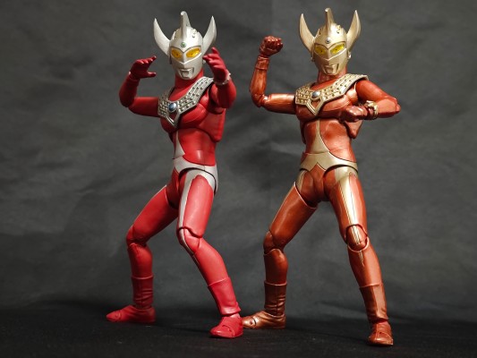 S.H.Figuarts 泰迦奥特曼 泰迦奥特曼 三重斯特利姆形态