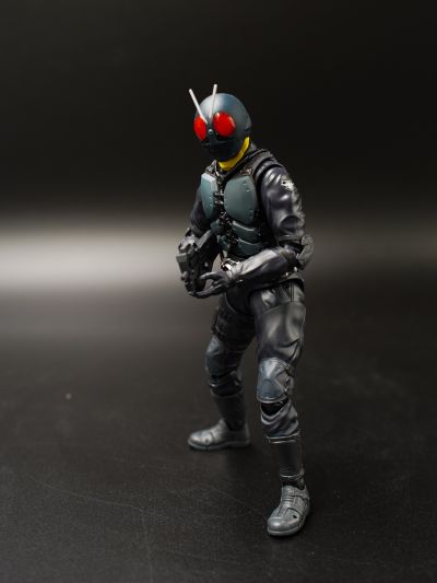 S.H.Figuarts 大量出没型变异飞蝗改造人（新·假面骑士）