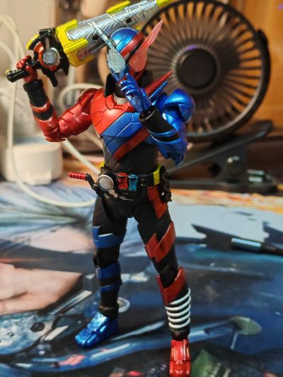 S.H.Figuarts 假面骑士创骑 兔子坦克形态 平成世代版