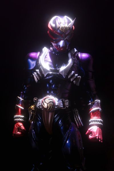 S.H.Figuarts（真骨雕制法） 假面骑士响鬼 真骨雕制法10周年纪念版
