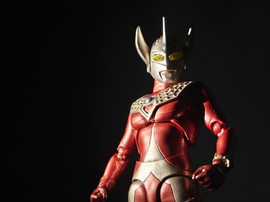 S.H.Figuarts 泰迦奥特曼 泰迦奥特曼 三重斯特利姆形态