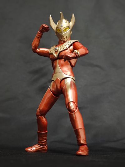 S.H.Figuarts 泰迦奥特曼 泰迦奥特曼 三重斯特利姆形态