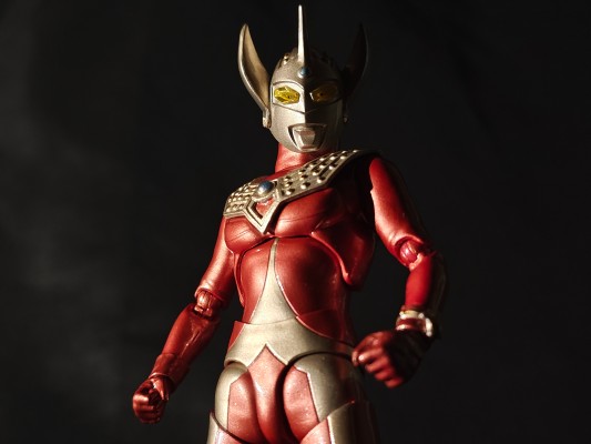 S.H.Figuarts 泰迦奥特曼 泰迦奥特曼 三重斯特利姆形态