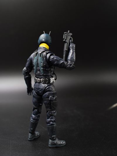 S.H.Figuarts 大量出没型变异飞蝗改造人（新·假面骑士）