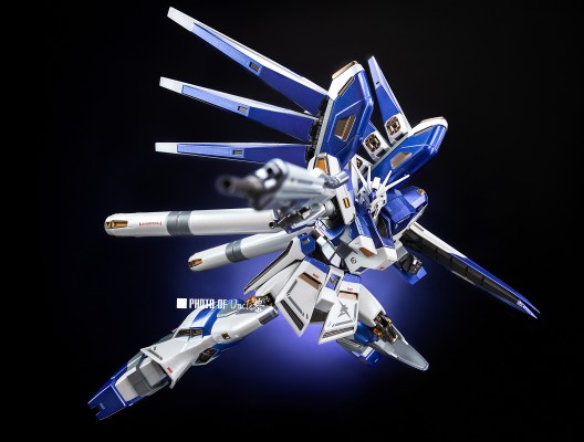 METAL ROBOT魂＜机动战士系列＞   Hi-ν高达~阿姆罗特色版~