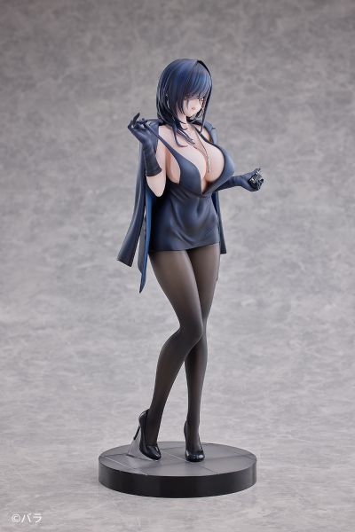 横山石见 黑礼服