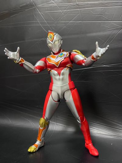 S.H.Figuarts  德凯奥特曼  强壮型
