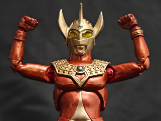 S.H.Figuarts 泰迦奥特曼 泰迦奥特曼 三重斯特利姆形态