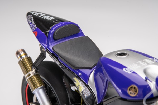 1/12 摩托车系列 No.100 雅马哈 YZR-M1 '04 No.7/No.33