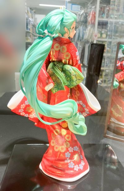初音未来 回首美人图