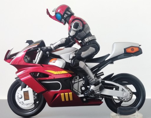 S.H.Figuarts 假面骑士：甲斗王 甲斗王强化机车/骑士摩托
