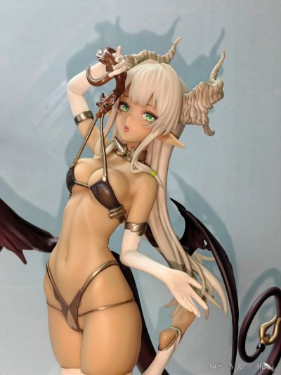 小恶魔 魅魅子