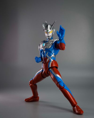 布鲁可超动积木人传奇版 终极赛罗