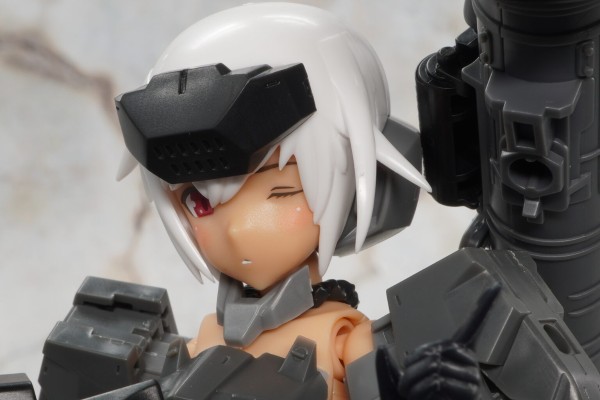 机甲少女 轰雷改（黑色）+ FGM148 标枪反坦克导弹