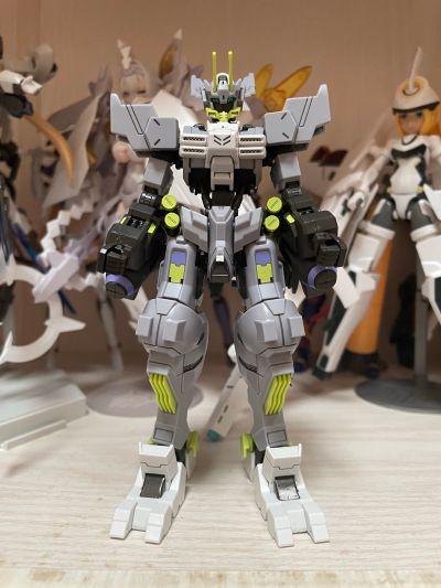 HG   机动战士高达 铁血的奥尔芬斯 乌尔德狩猎 阿斯蒙蒂斯高达