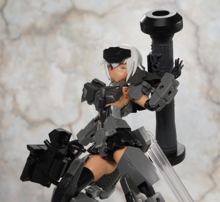 机甲少女 轰雷改（黑色）+ FGM148 标枪反坦克导弹