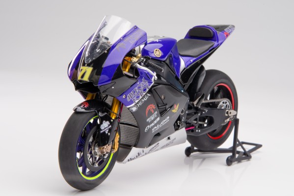 1/12 摩托车系列 No.100 雅马哈 YZR-M1 '04 No.7/No.33
