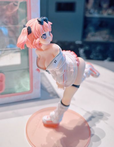 闪乱神乐 新乳素材使用 云雀 お尻生フィギュア