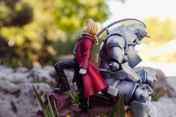 钢之炼金术士 FULLMETAL ALCHEMIST 爱德华·艾尔利克 与 阿尔芬斯·艾尔利克 兄弟