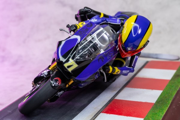 1/12 摩托车系列 No.100 雅马哈 YZR-M1 '04 No.7/No.33