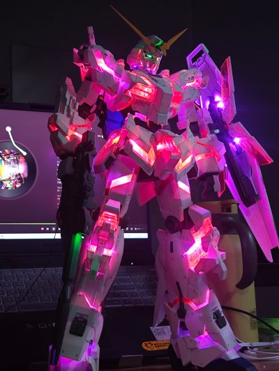 Mega Size 1/48 机动战士高达UC RX-0 独角兽高达 Ver. TWC