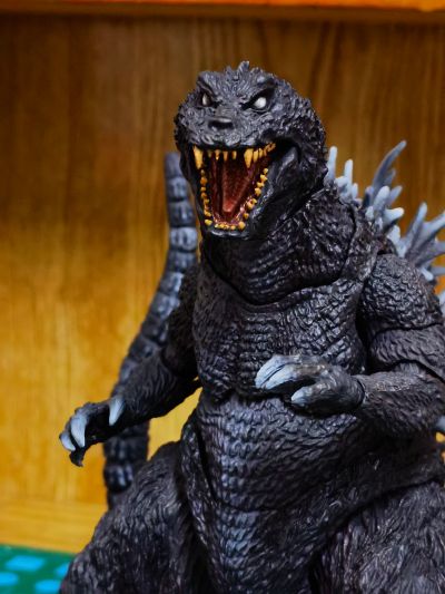 S.H.MonsterArts 哥斯拉（2001）