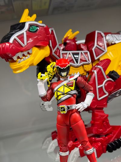 S.H.Figuarts(真骨雕制法)  兽电战队强龙者 强龙红