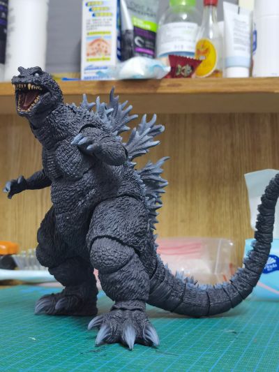 S.H.MonsterArts 哥斯拉（2001）
