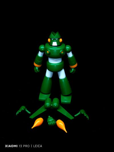SMP [SHOKUGAN MODELING PROJECT] 蜡笔小新 超电导钢弹勇士 钢达姆机器人