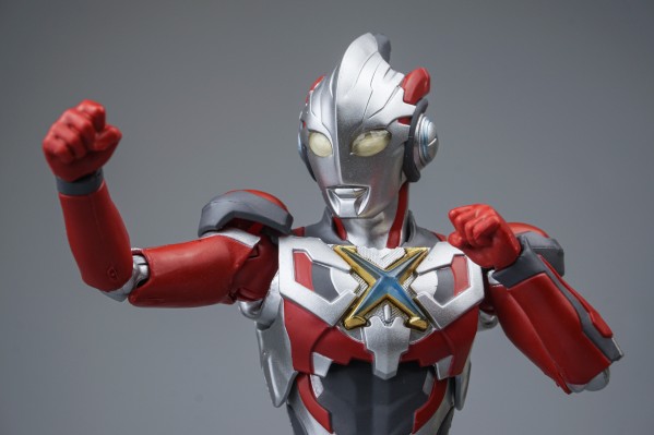 S.H.Figuarts 艾克斯奥特曼 超越型+艾克斯奥特曼（新生代之星）