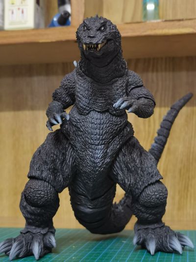 S.H.MonsterArts 哥斯拉（2001）
